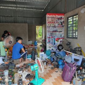 CỬA HÀNG ÚT NHỎ