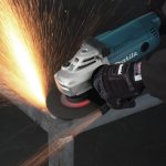 GA7020 ANGLE GRINDER(180MM/2200W/TRIGGER SWITCH)